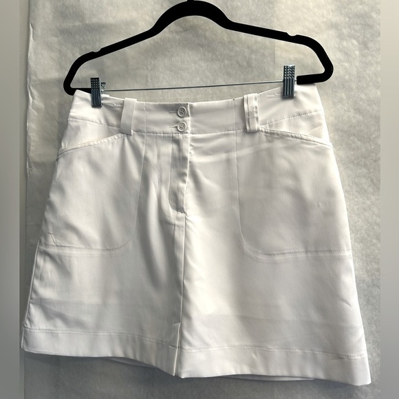 Nike Golf all white skirt skort w/front pockets w/zip & button closure. Sz-8 R12 - Picture 5 of 14